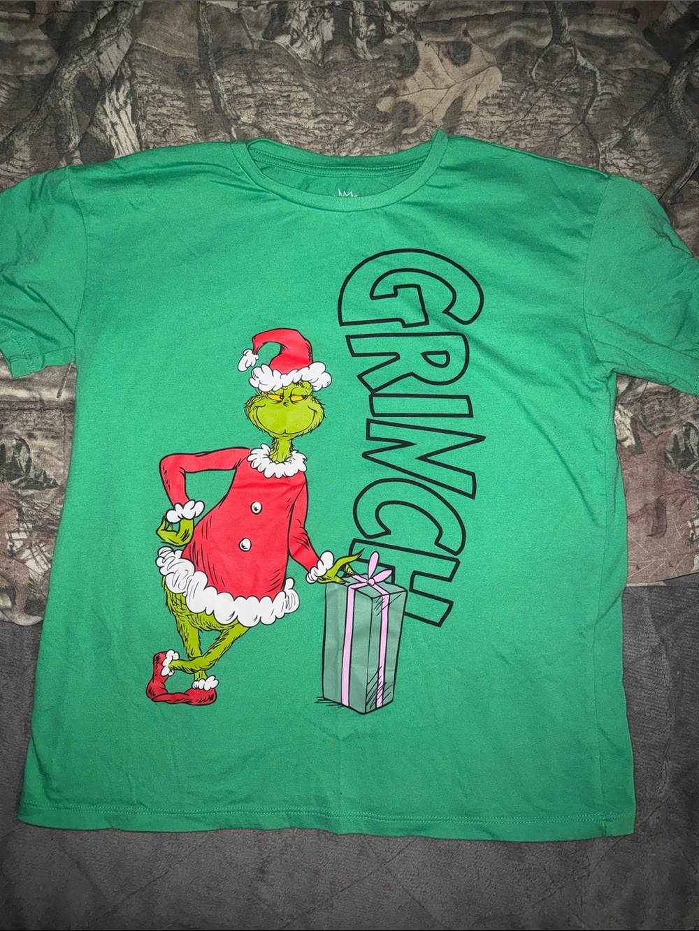 Kids' Green Grinch Holiday Graphic Short-Sleeve Tee